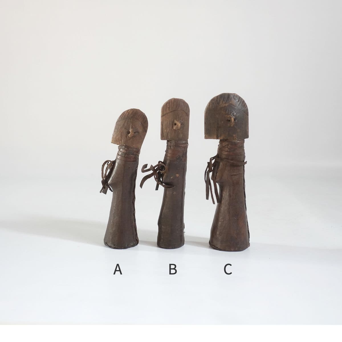 モシ族　木製ウッド人形