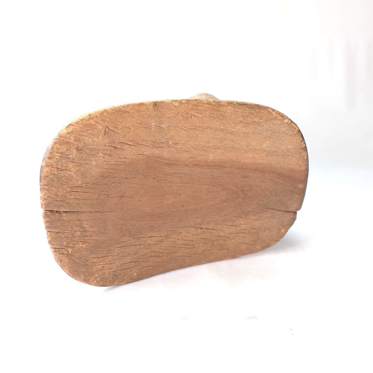 セヌフォスツール