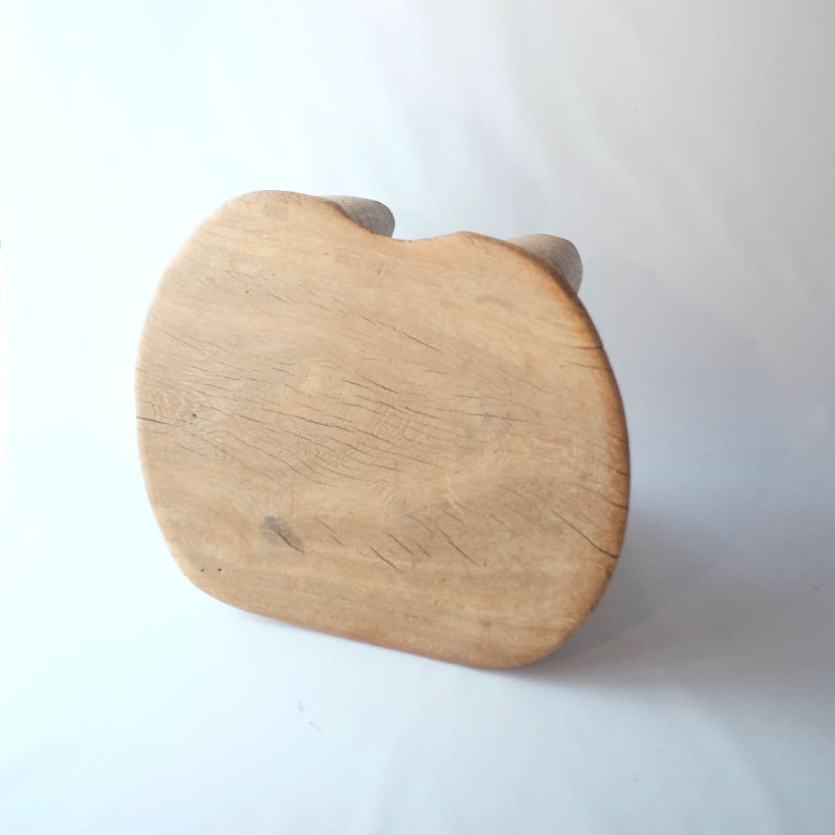 セヌフォスツール