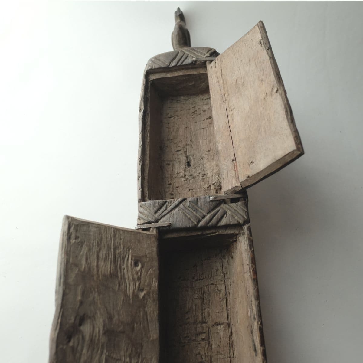 ドゴン族　木彫人形