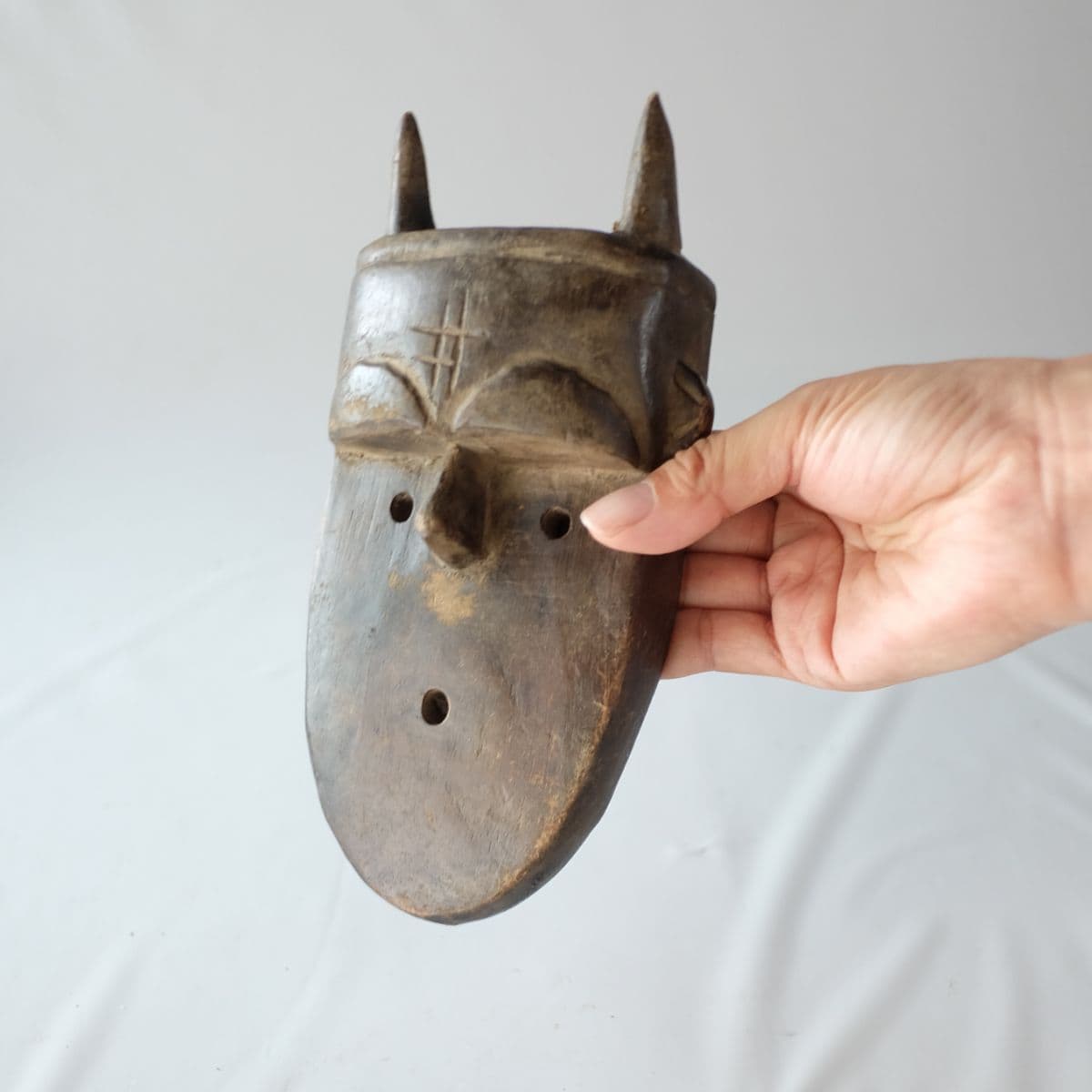 トマ族　仮面